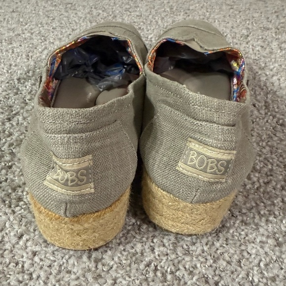 BOBS by Skechers Women’s Wedge Shoes – Taupe Canvas, Size 8 - Picture 4 of 8